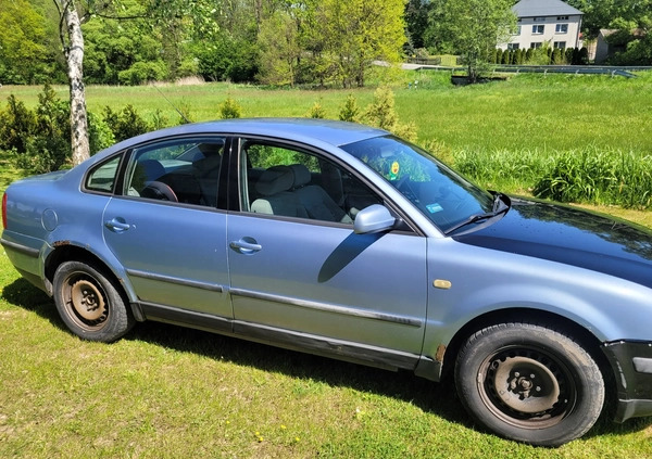 Volkswagen Passat cena 2900 przebieg: 320000, rok produkcji 1999 z Przeworsk małe 79